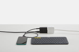 Dongii GEN 1, A Compact Pocket Size Multifunctional HUB