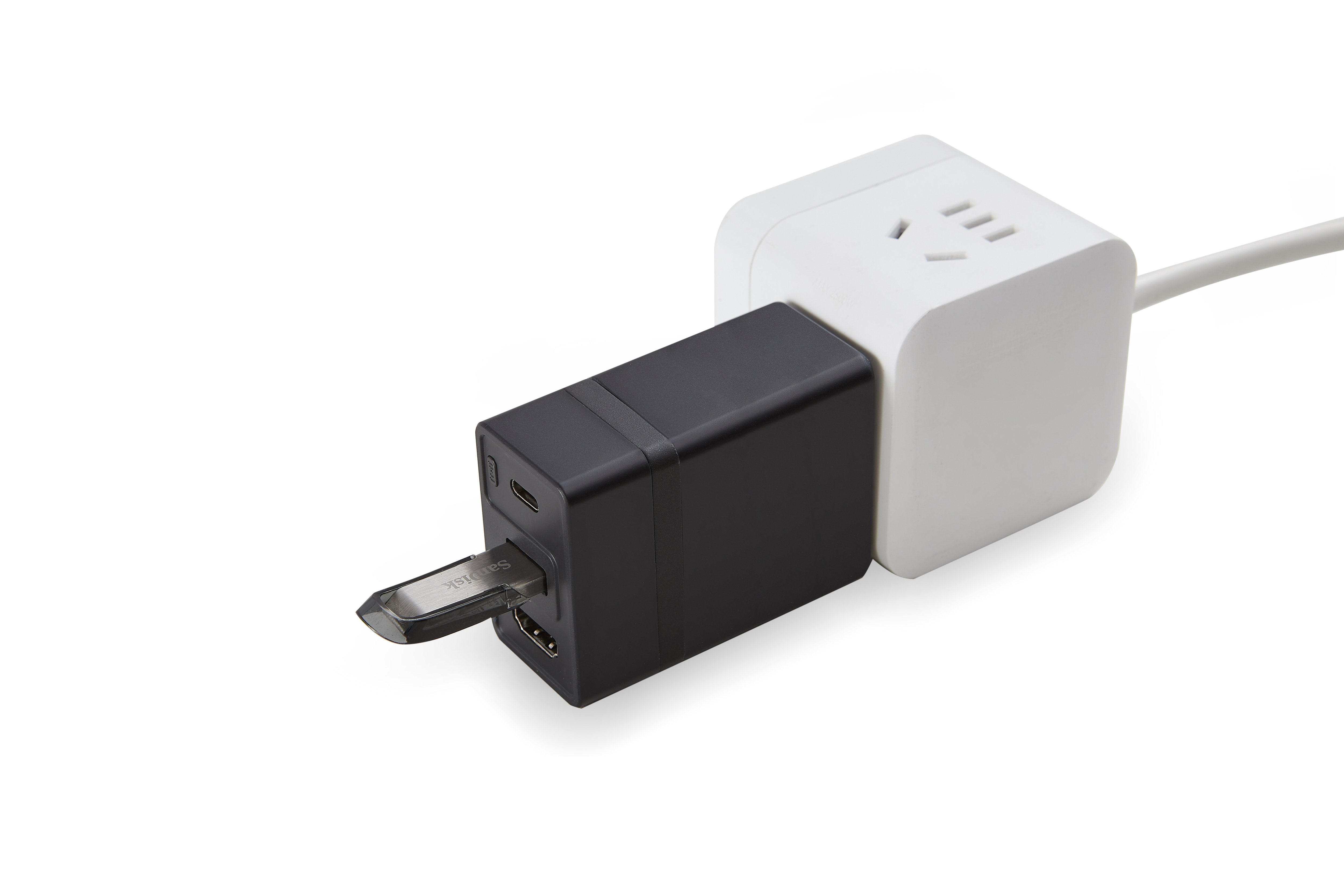 Dongii GEN 1, A Compact Pocket Size Multifunctional HUB